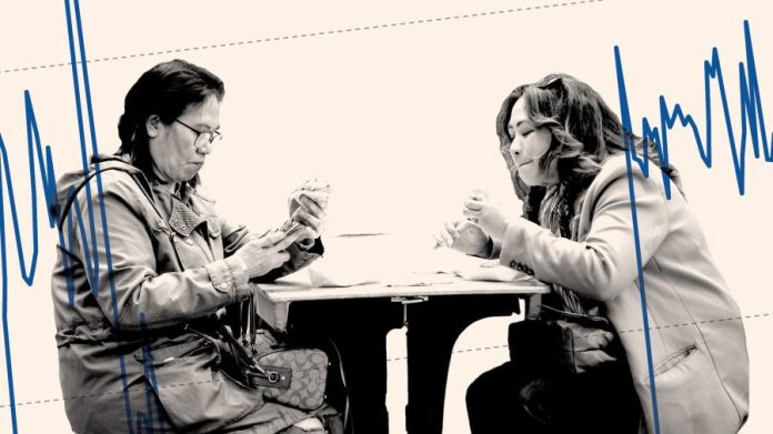 The rush of customers in British pubs and restaurants suggests an economic upswing

