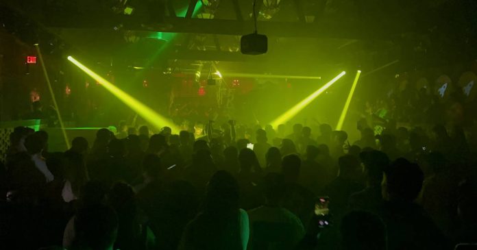 Three Latinx DJs to follow for a summer filled with dancing – Annenberg Media
